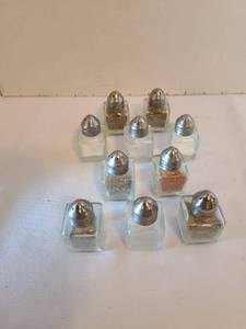 lot 1168 image: Salt and pepper shakers