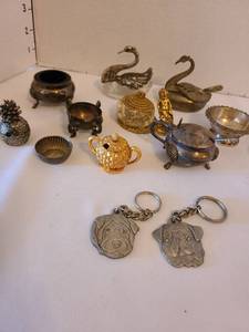 lot 1169 image: Salt cellars and more