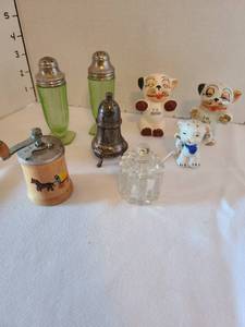 lot 1170 image: Vintage salt and pepper shakers