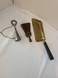 lot 1186 image: Vintage crumb tray with brush and tussie mussie poseyholder