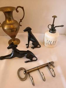 lot 1187 image: Assorted home dcor