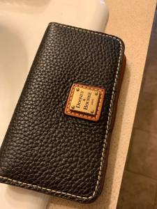 lot 1400 image: Dooney & Bourke wallet