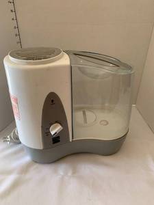 lot 1404 image: Kenmore humidifier