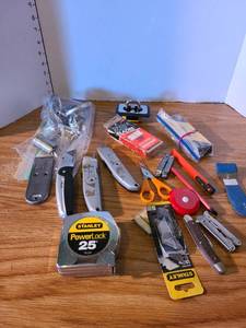 lot 2033 image: Box cutters, razor blades, tape measure and more