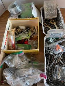 lot 2042 image: Various screws hooks and wall anchors