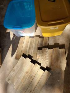 lot 2071 image: 2 plastic storage totes with 3 small fence panels