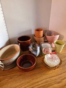 lot 2077 image: Flowerpots and glass ashtrays