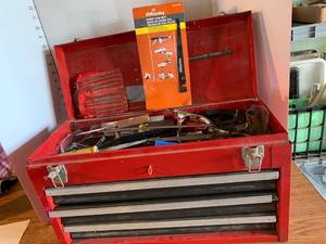 lot 2096 image: Toolbox with contents