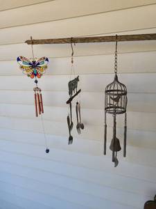 lot 3008 image: Wind chimes