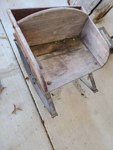lot 3011 image: Vintage buggy seat