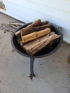 lot 3013 image: Fire pit with wood