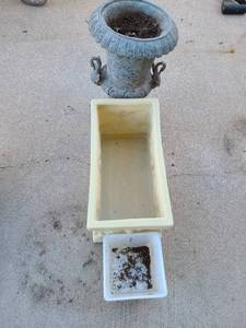 lot 3023 image: Flower pots