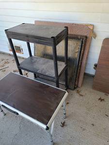 lot 3032 image: Three worn card tables, plastic shelves, portable height adjustable aluminum table