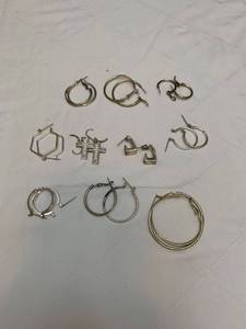 lot 1427 image: Jewelry