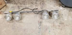 lot 1744 image: 4 Bulb Heat Lamp