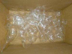 lot 1790 image: Plastic 2 PC Wine Glasses Unknown Quanity