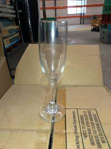 lot 1803 image: 32 Champagne Flutes