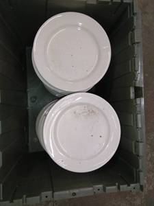lot 1859 image: Tote Of Plates