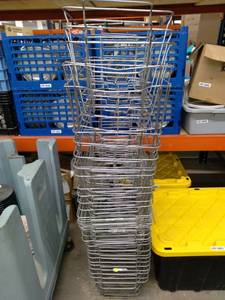 lot 1895 image: Wire Chafing Bases
