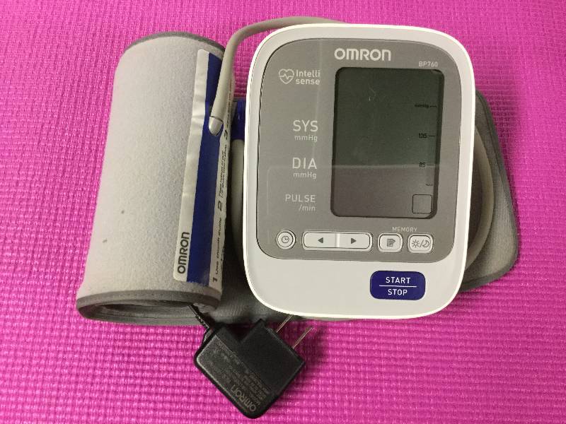 lot 1026 image: Omron Automatic blood Pressure Monitor Battery Operated