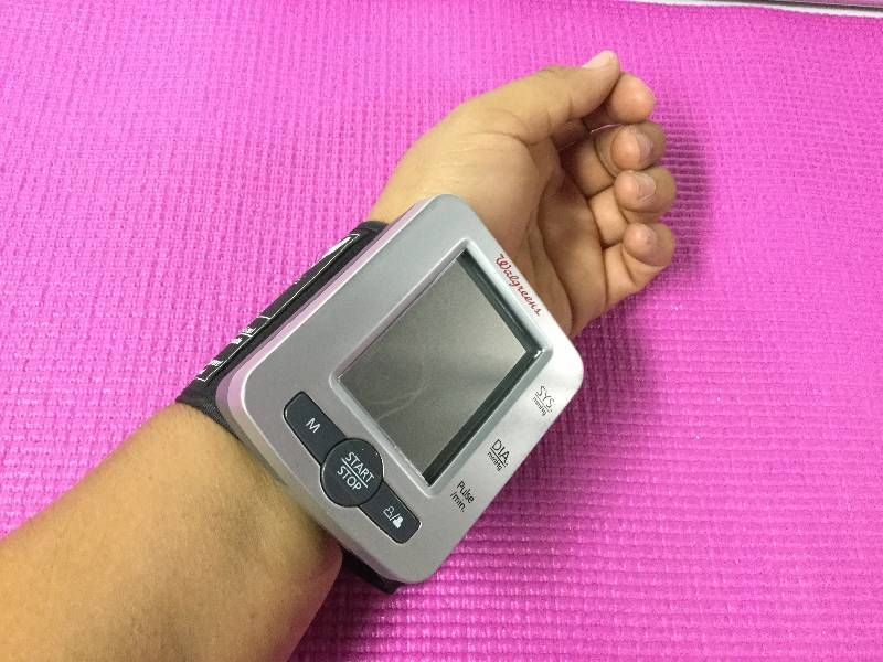 lot 1029 image: Homedics Wrist Blood Pressure Montor Battery Operated