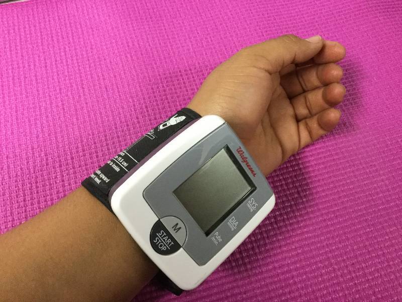 lot 1034 image: Homedics Wrist Blood Pressure Monitor Battery Operated