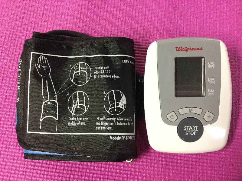 lot 1038 image: Homedics Blood Pressure Monitor Battery Operated.
