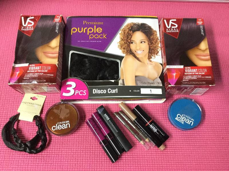 lot 1042 image: Lot of 13 Mix Beauty Products.