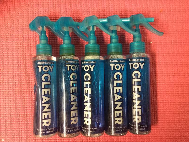 lot 1049 image: Lot of 5 Antibacterial Toy Cleaner