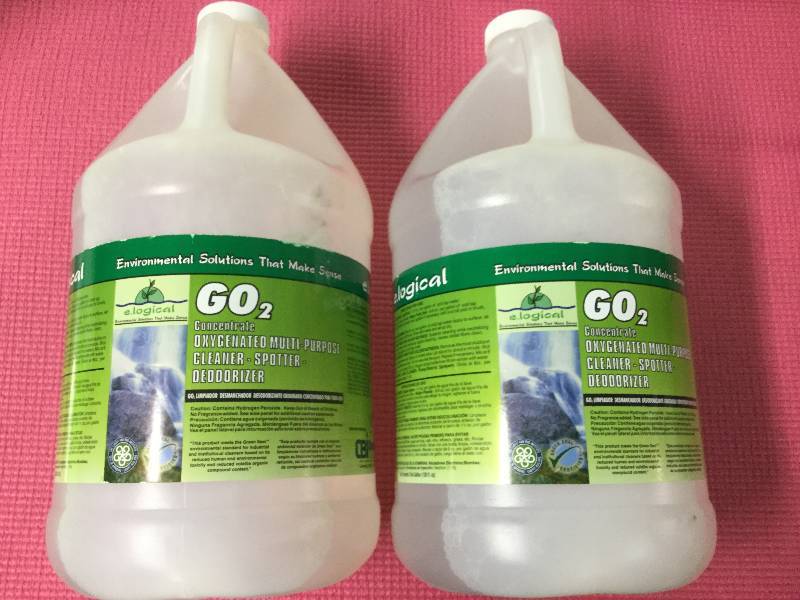lot 1057 image: Lot of 2 GO2 Concentrate Cleaner
