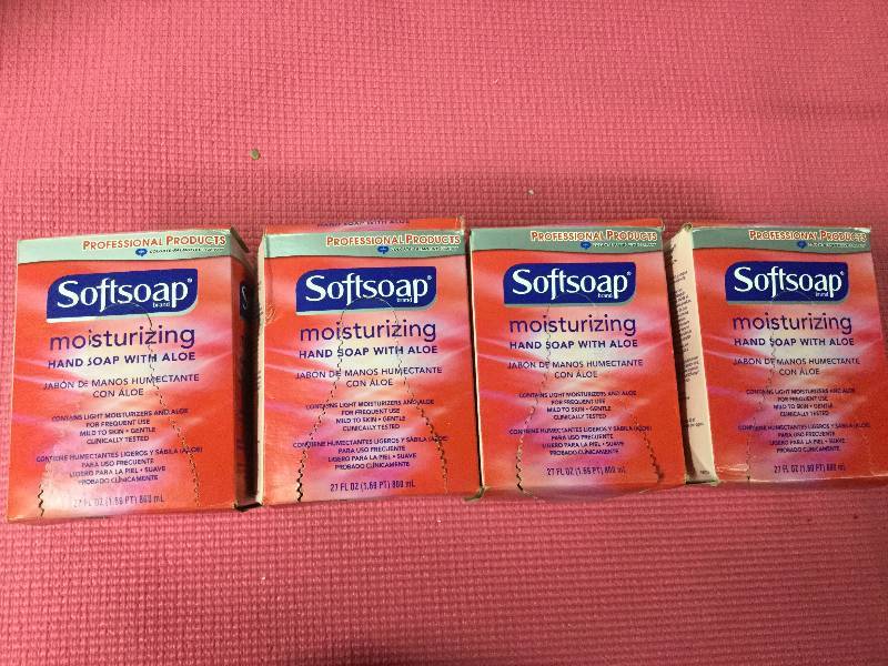 lot 1068 image: Lot of 4 Softsoap Moisturizing Hand Soap WAloe