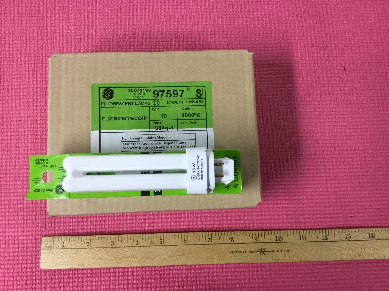 lot 1090 image: Fluorescent Lamp Bulb