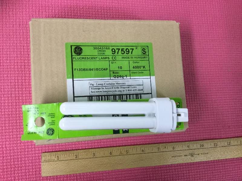 lot 1092 image: Fluorescent Lamp Bulb