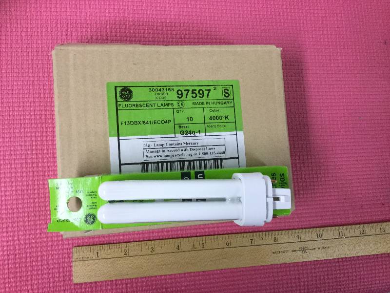 lot 1094 image: Fluorescent Lamp Bulb