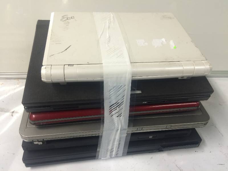 lot 1174 image: Lot of 6 Mini Laptops