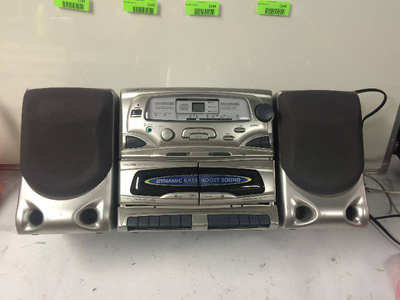 lot 1142 image: Compact Disc Player Display