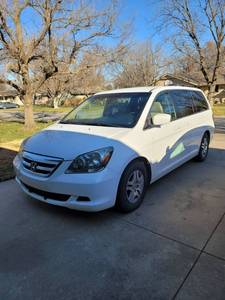 lot 100 image: 2007 Honda Odyssey - Mileage 134,380 - Runs Great