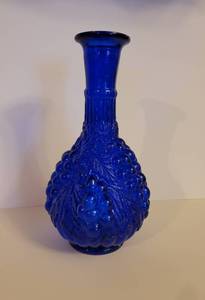 lot 107 image: Vintage Cobalt Blue Glass Vase with Grapes and Cable Design