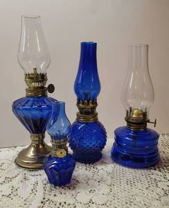 lot 124 image: 4 Miniature Cobalt Blue Glass Oil Lamps