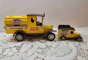 lot 131 image: 2 Pepsi Cola Metal Trucks by Golden Wheel Diecast
