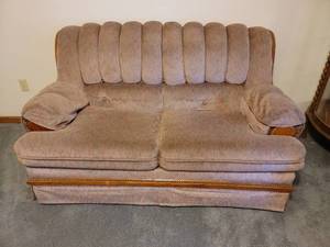 lot 139 image: 5 Loveseat