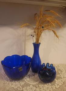 lot 146 image: Vintage Cobalt Blue Glass