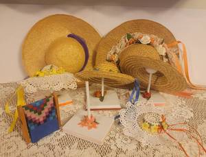 lot 151 image: Hat Decor