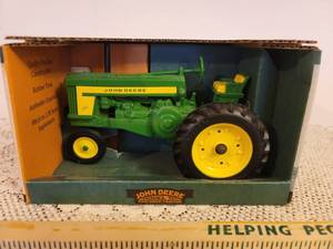 lot 172 image: NIB John Deere Row-Crop Tractor Model 720 Diecast Metal 116 Scale by Ertl No. 5007