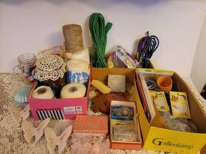 lot 195 image: Crafting Supplies (Twine, Cordage, Twisted Paper)