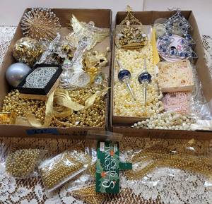 lot 225 image: Crafting Beads