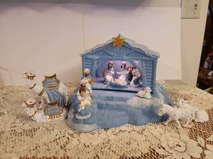 lot 227 image: Nativity Sets
