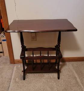 lot 232 image: End Table