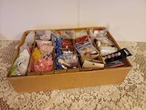 lot 235 image: Crafting Beads