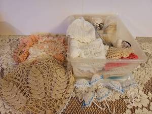 lot 244 image: Doilies and Project Pieces